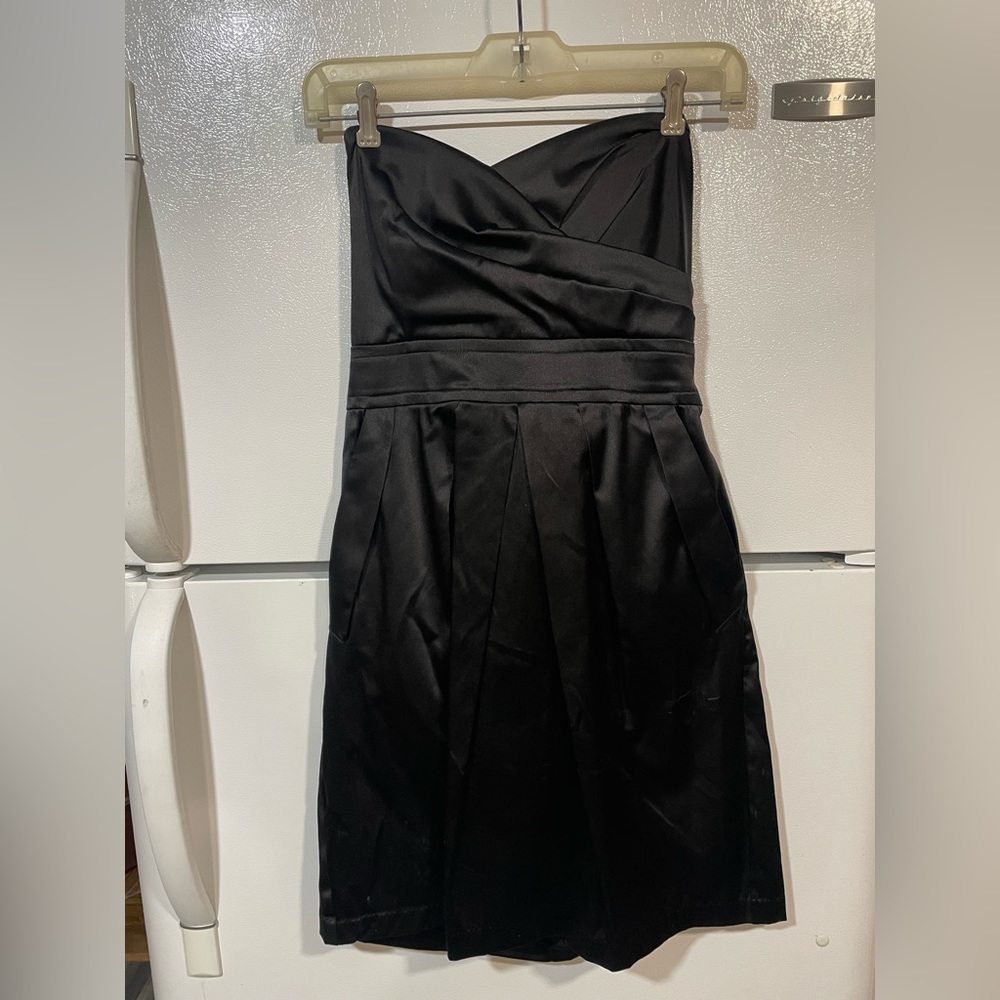 Adorable cocktail dress...with pockets...juniors size 9